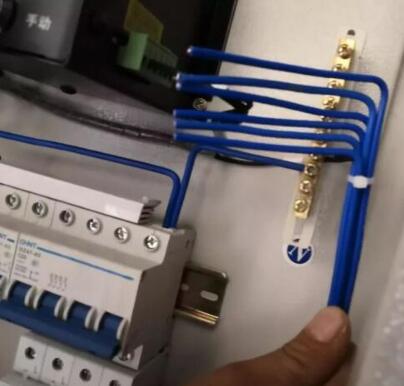 直流電源